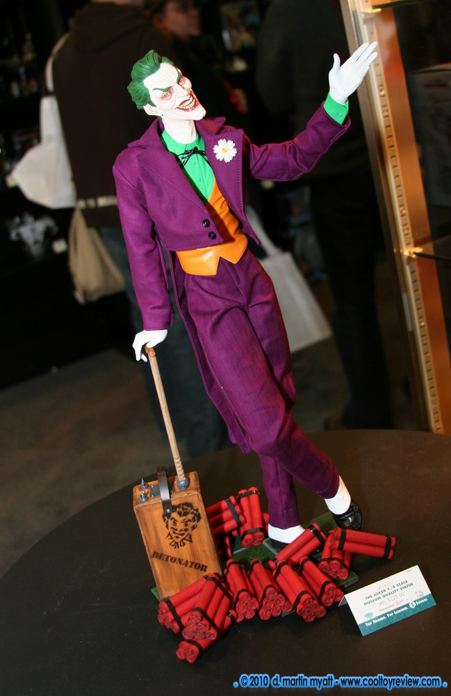 Toy-Fair-2010-DC-Direct_089.JPG