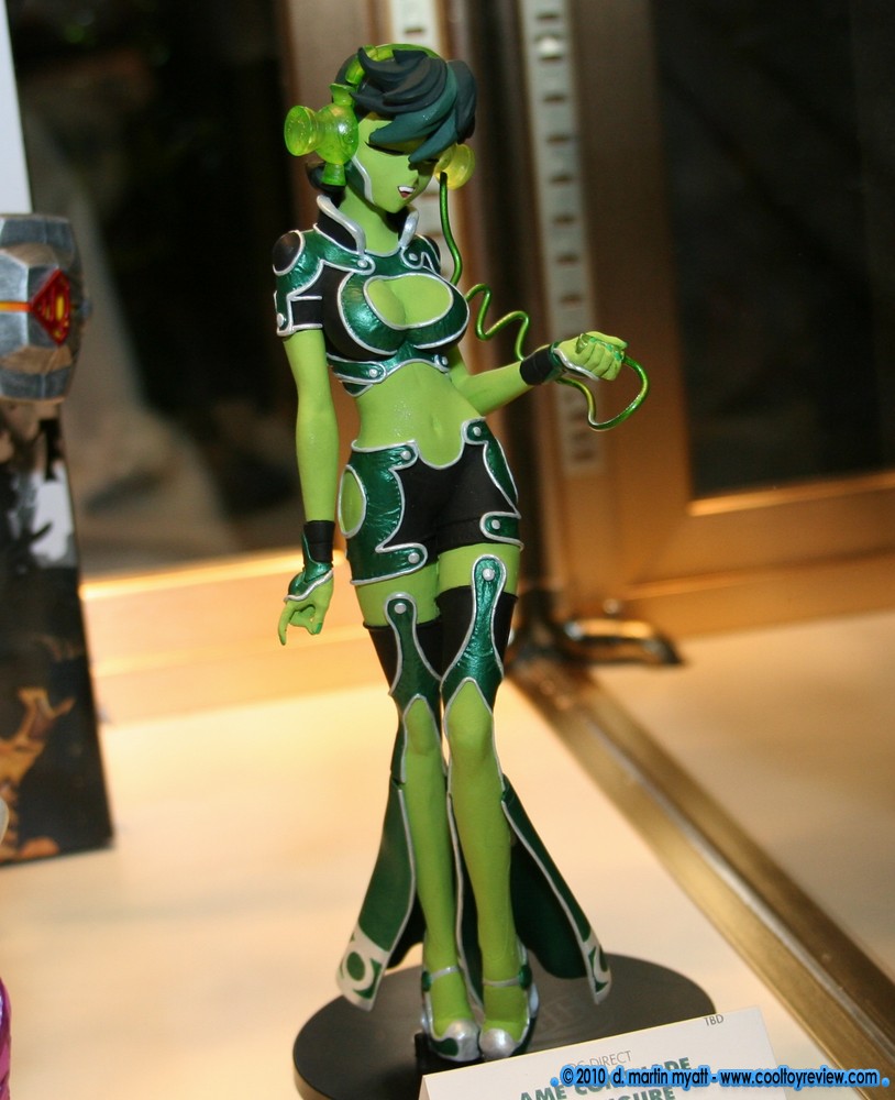 Toy-Fair-2010-DC-Direct_102.JPG