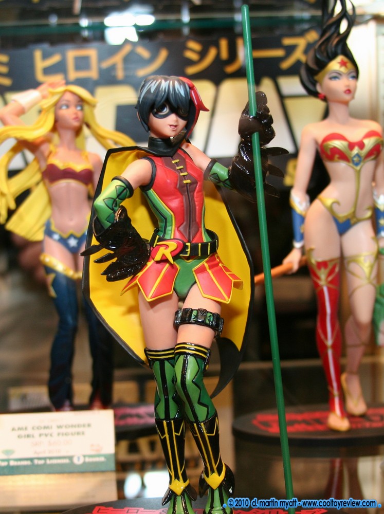 Toy-Fair-2010-DC-Direct_107.JPG