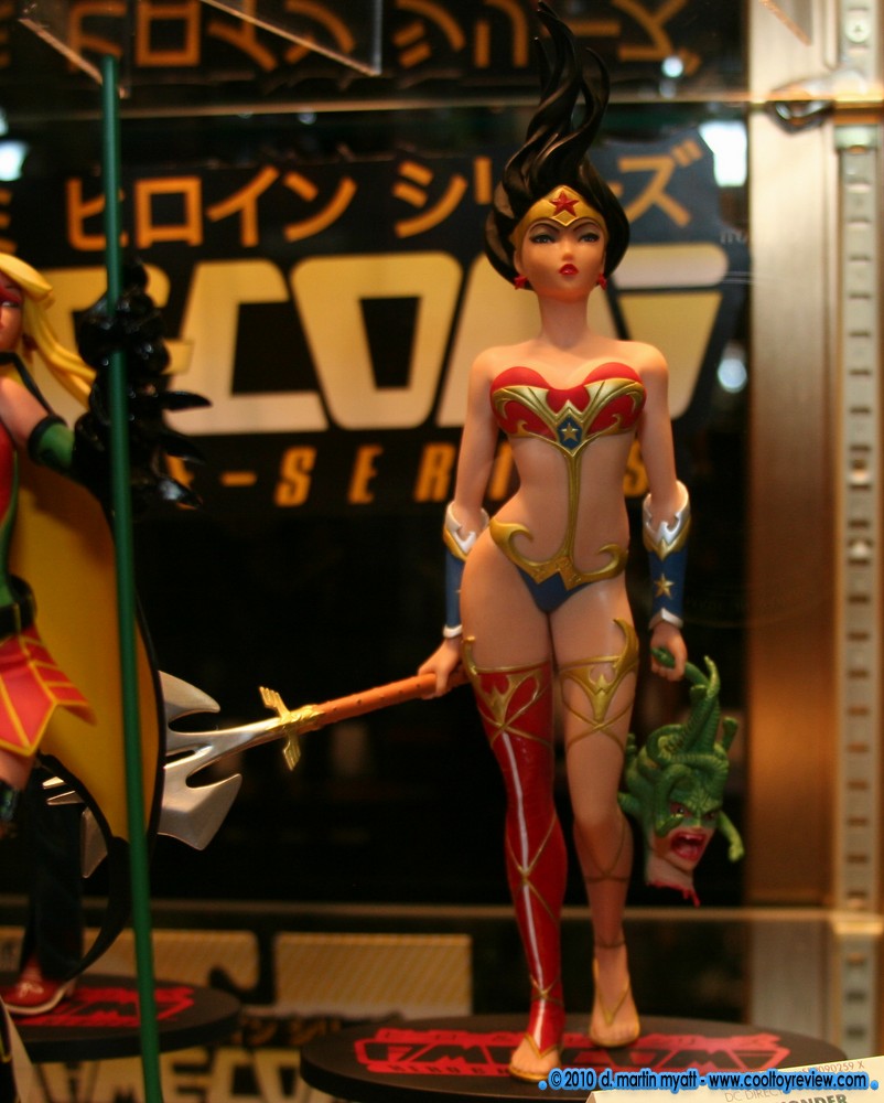Toy-Fair-2010-DC-Direct_109.JPG