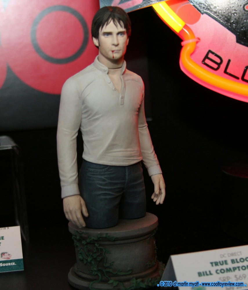 Toy-Fair-2010-DC-Direct_166.JPG