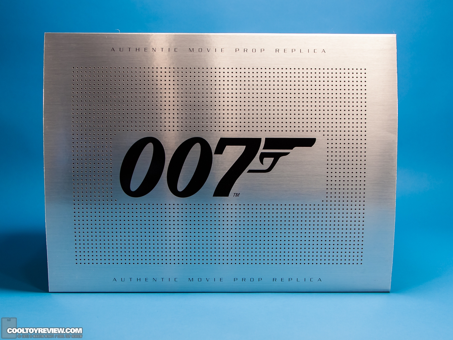 Golden_Eye_James_Bond_007_Factory_Entertainment-26.jpg