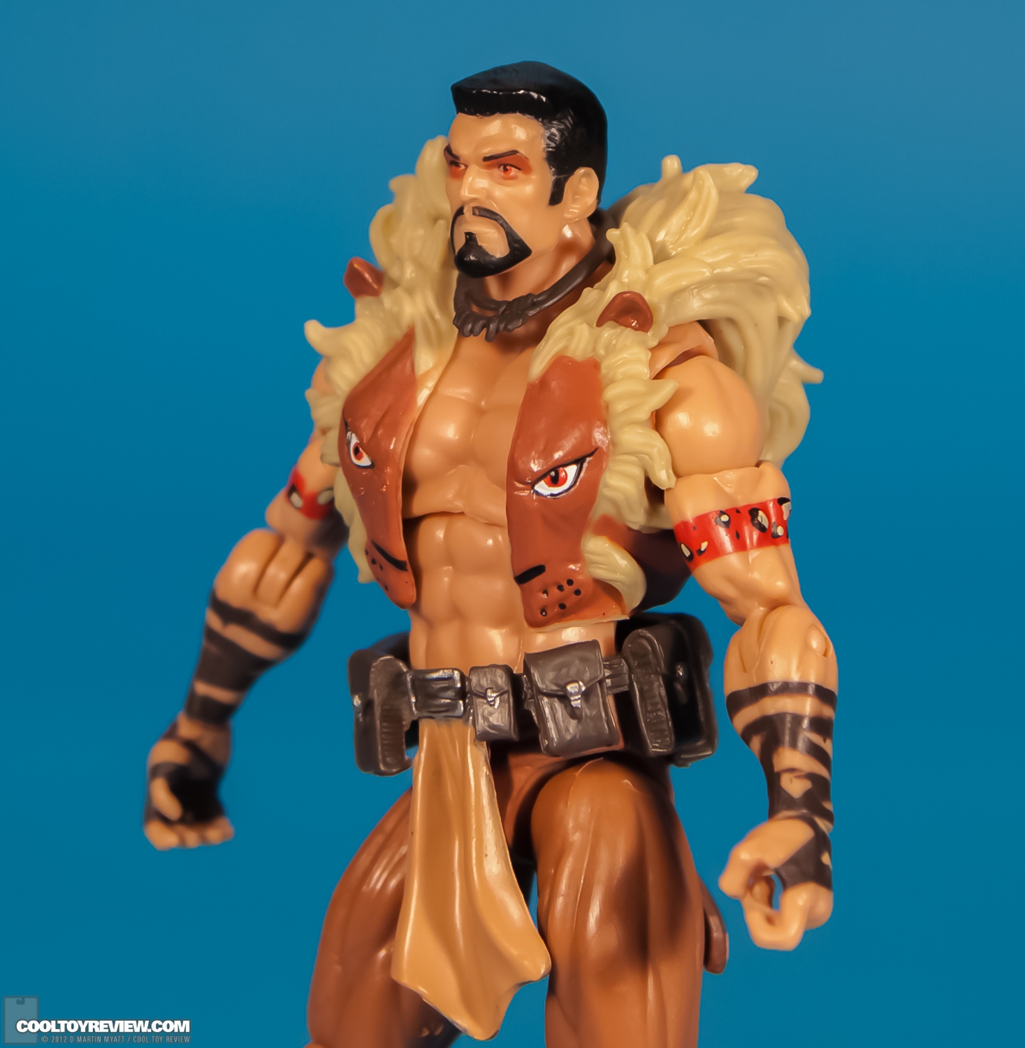 Marvel_Universe_Kraven_The_Hunter_Hasbro-11.jpg