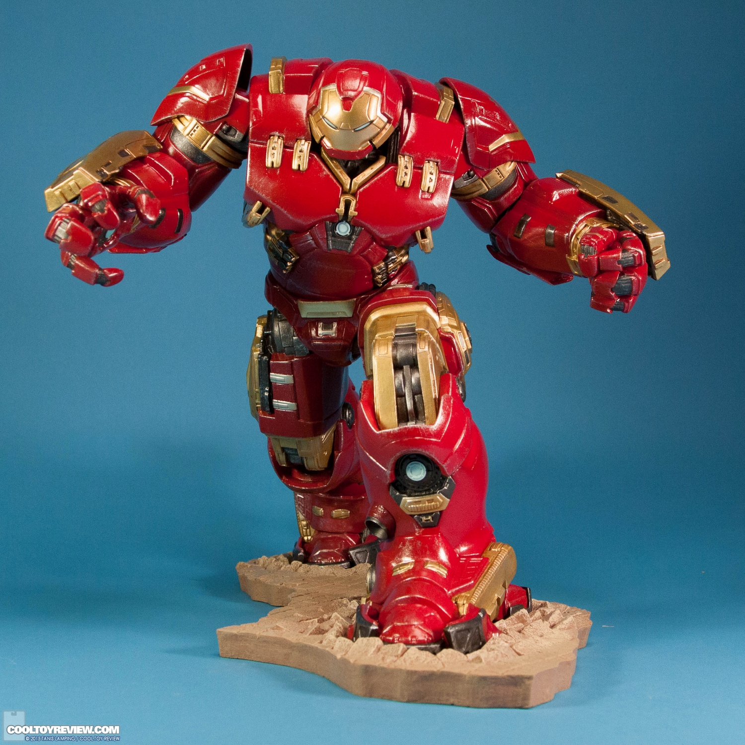 kotobukiya-avengers-age-of-ultron-hulkbuster-artfx-plus-statue-001.jpg