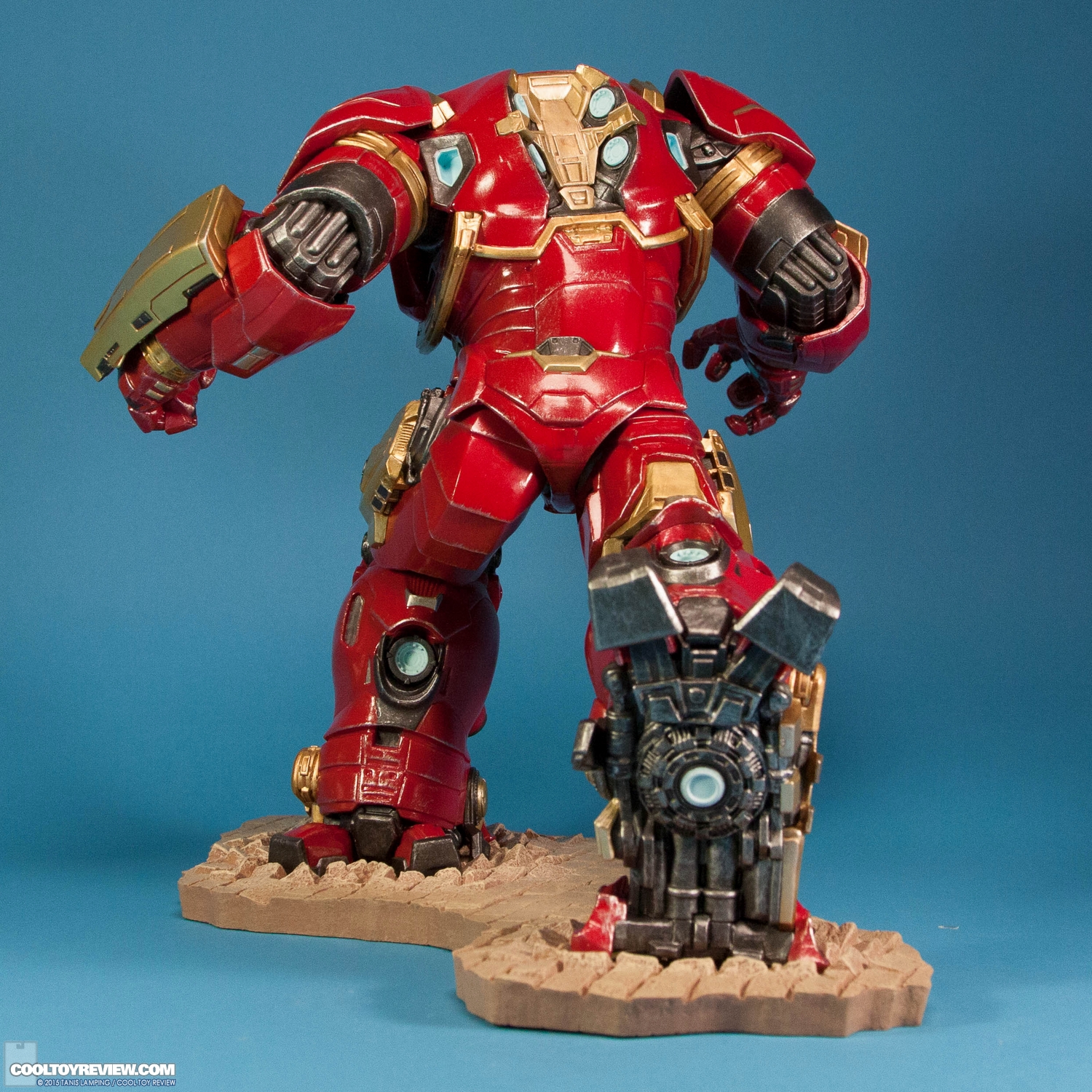 kotobukiya-avengers-age-of-ultron-hulkbuster-artfx-plus-statue-004.jpg