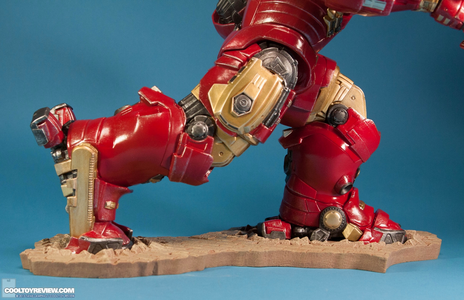 kotobukiya-avengers-age-of-ultron-hulkbuster-artfx-plus-statue-012.jpg