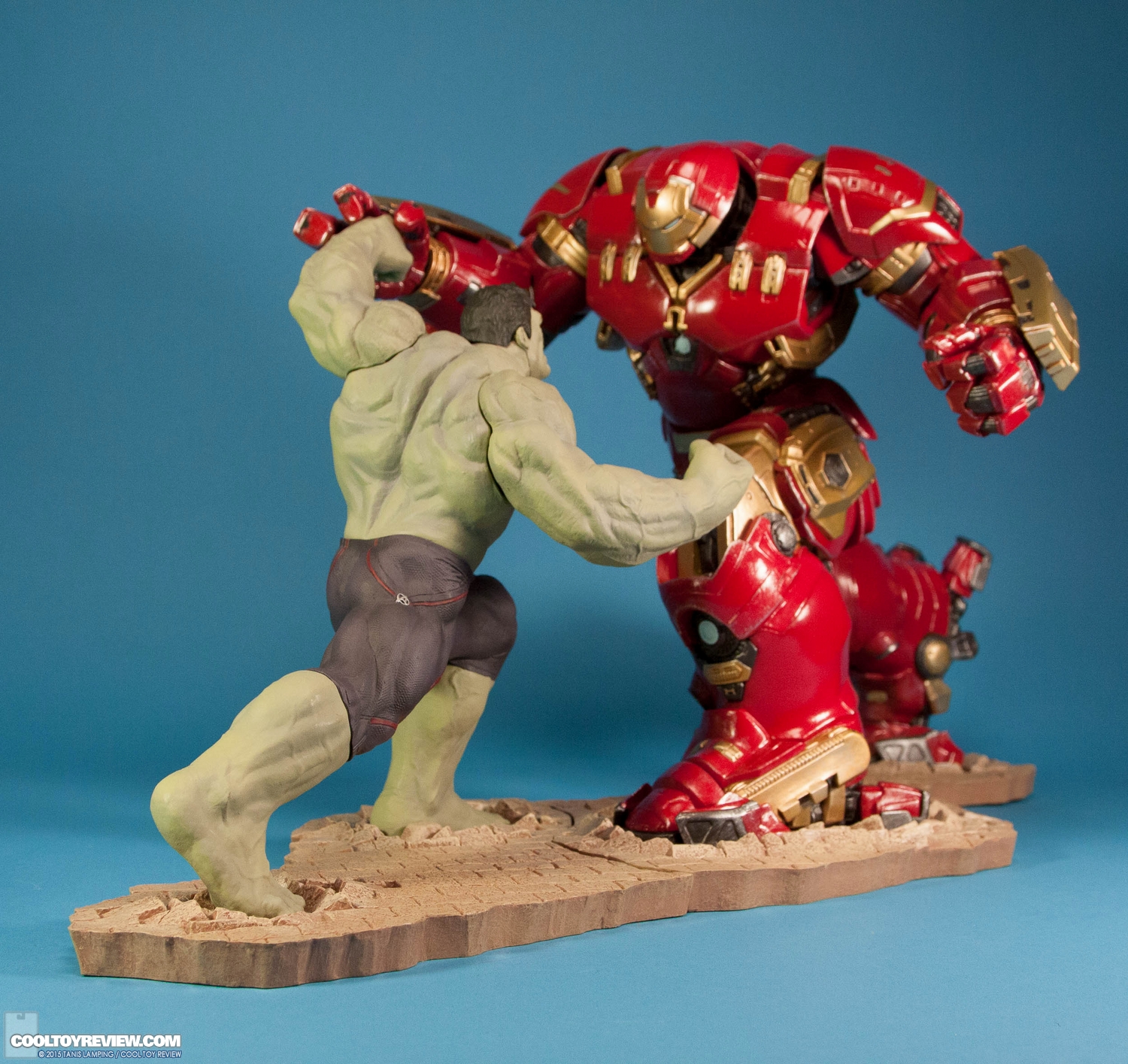 kotobukiya-avengers-age-of-ultron-hulkbuster-artfx-plus-statue-028.jpg