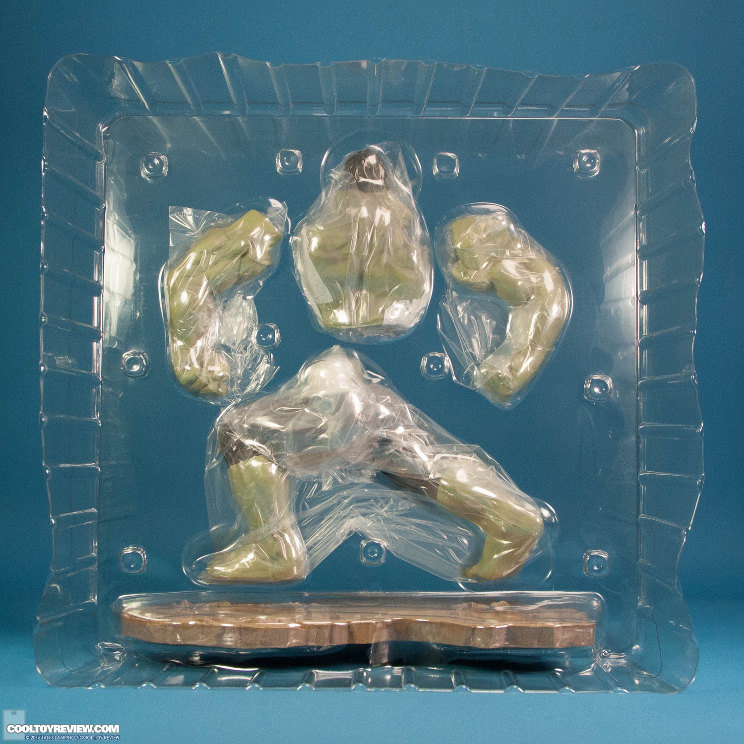 kotobukiya-avengers-age-of-ultron-rampaging-hulk-artfx-plus-statue-entertainment-earth-exclusive-032.jpg