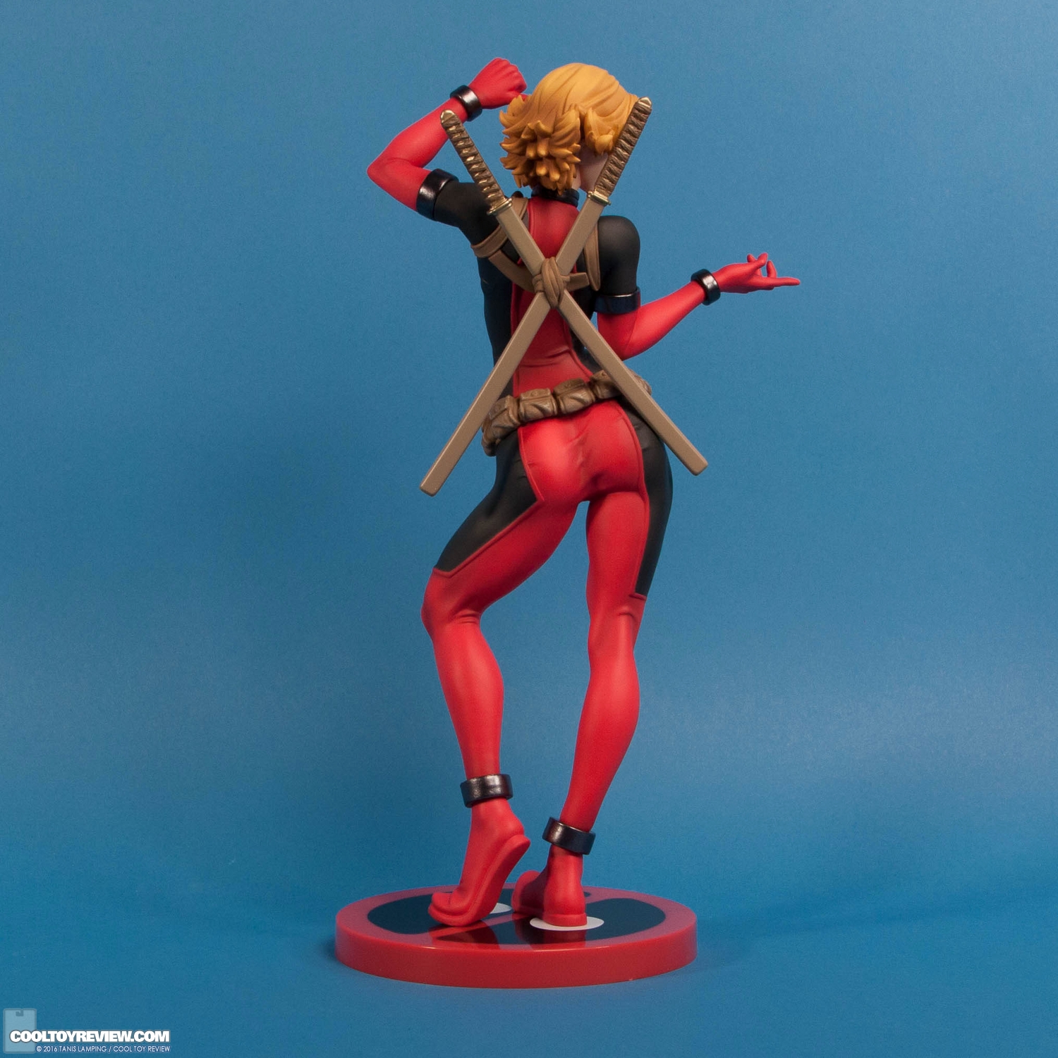 lady-deadpool-bishoujo-statue-kotobukiya-002.jpg