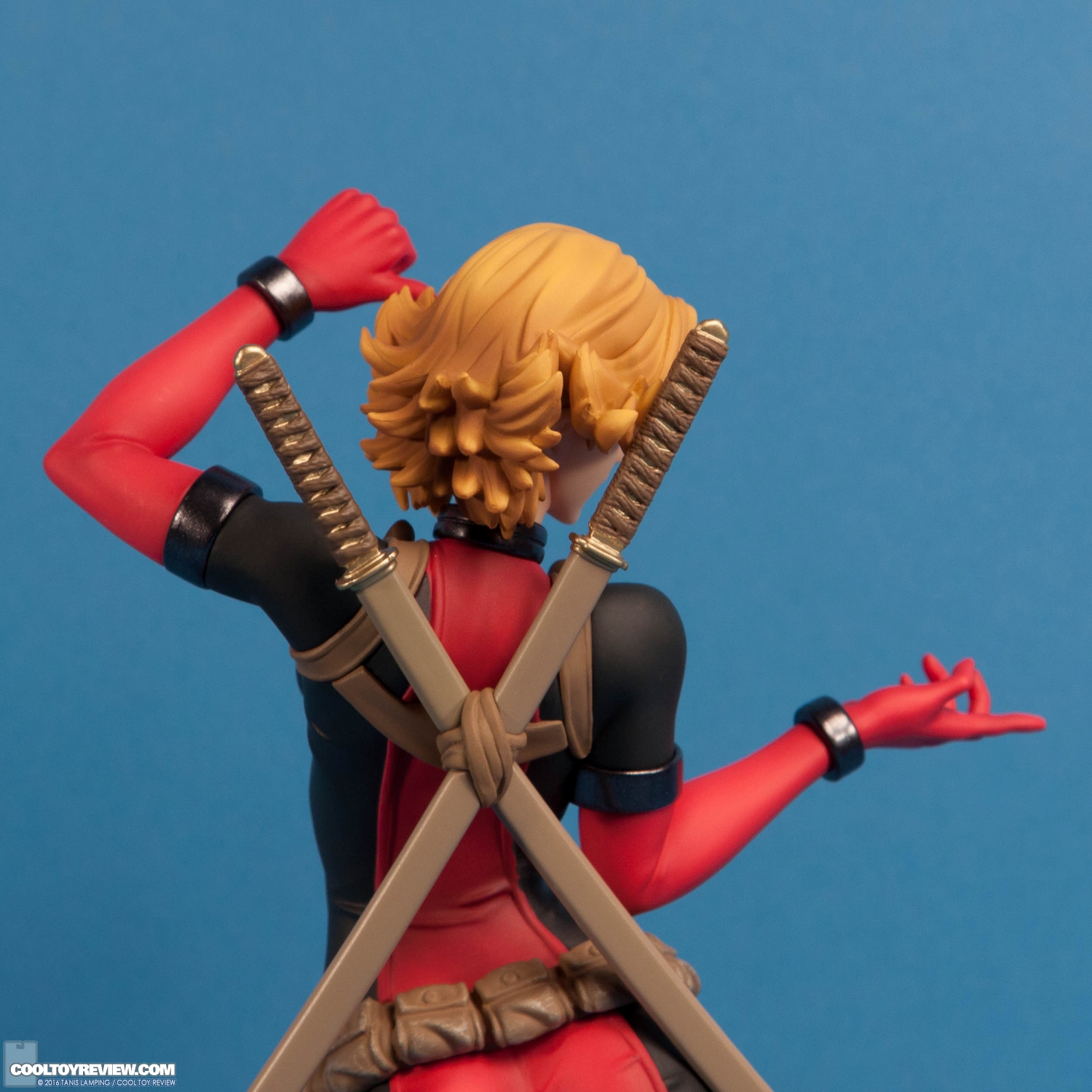 lady-deadpool-bishoujo-statue-kotobukiya-006.jpg