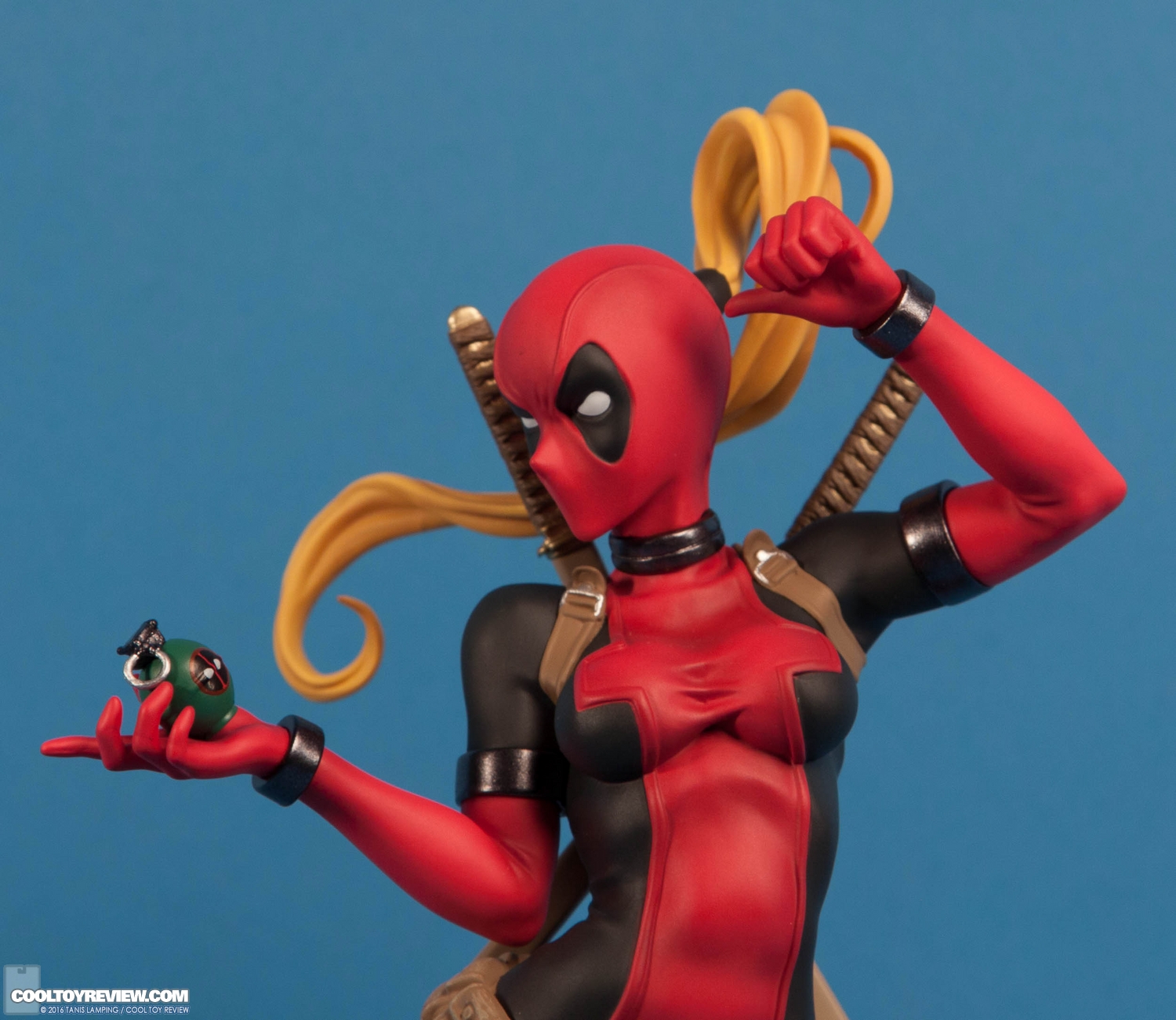 lady-deadpool-bishoujo-statue-kotobukiya-014.jpg