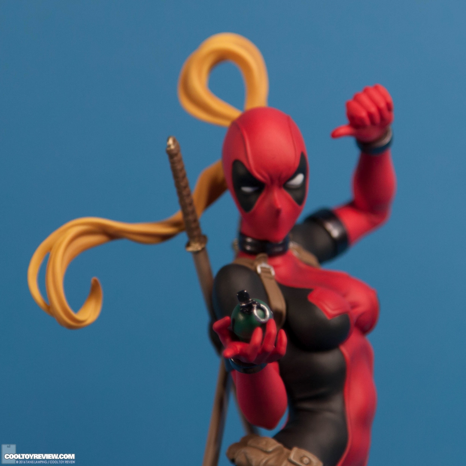 lady-deadpool-bishoujo-statue-kotobukiya-017.jpg