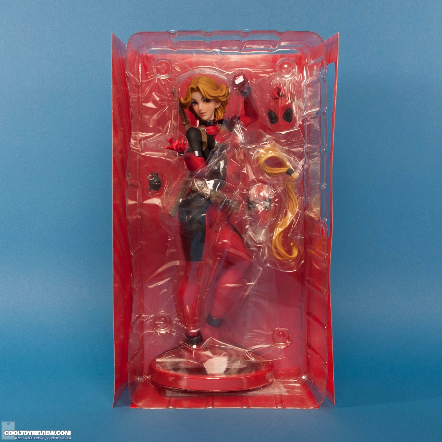 lady-deadpool-bishoujo-statue-kotobukiya-031.jpg