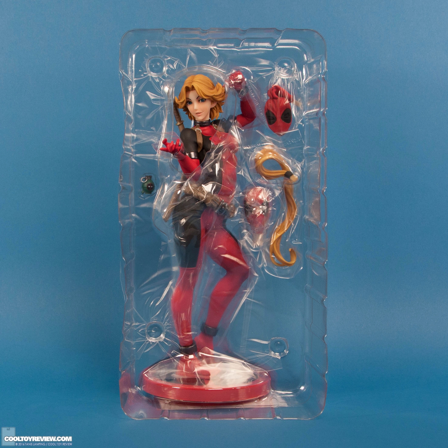 lady-deadpool-bishoujo-statue-kotobukiya-033.jpg