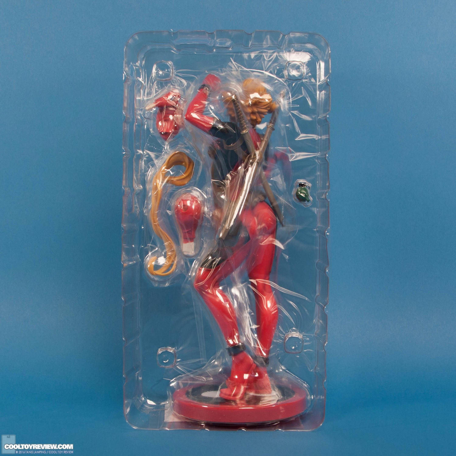 lady-deadpool-bishoujo-statue-kotobukiya-034.jpg