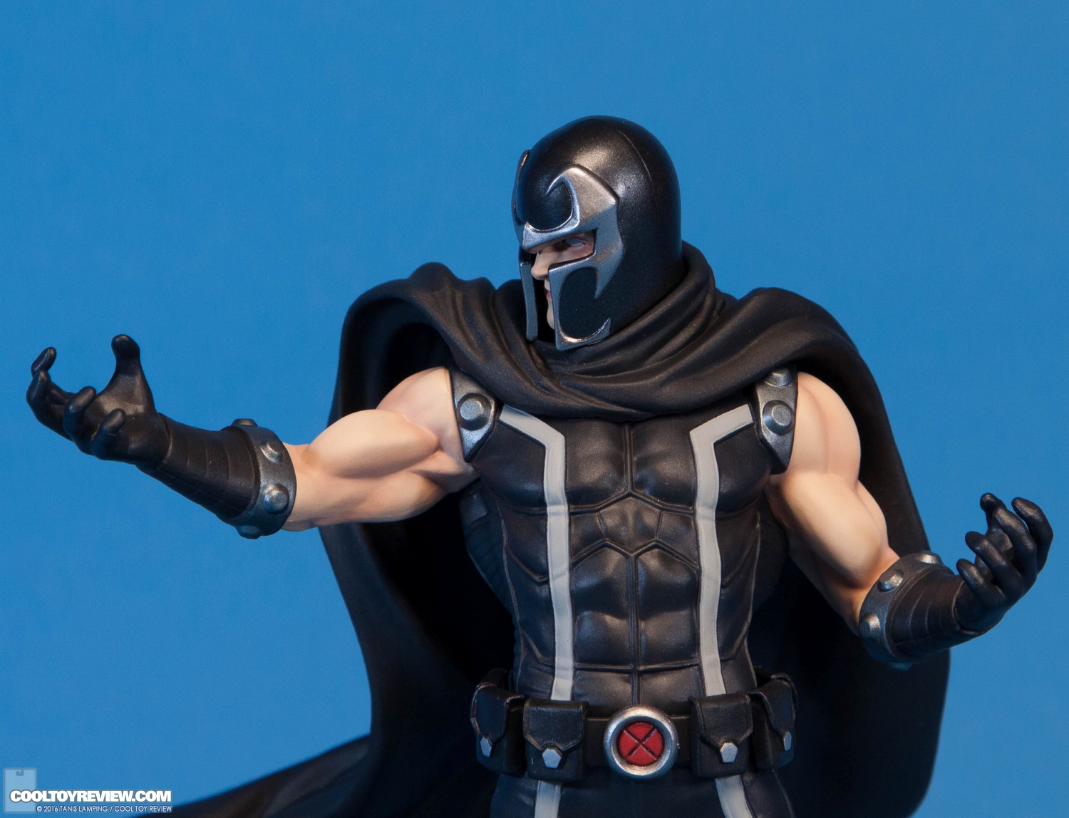 magneto-marvel-now-artfx-plus-statue-kotobukiya-006.jpg