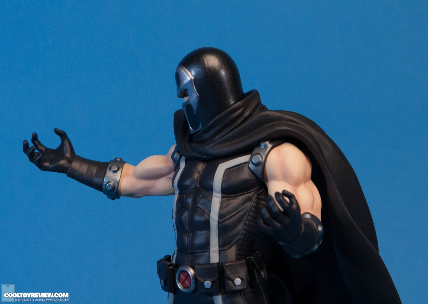 magneto-marvel-now-artfx-plus-statue-kotobukiya-007.jpg