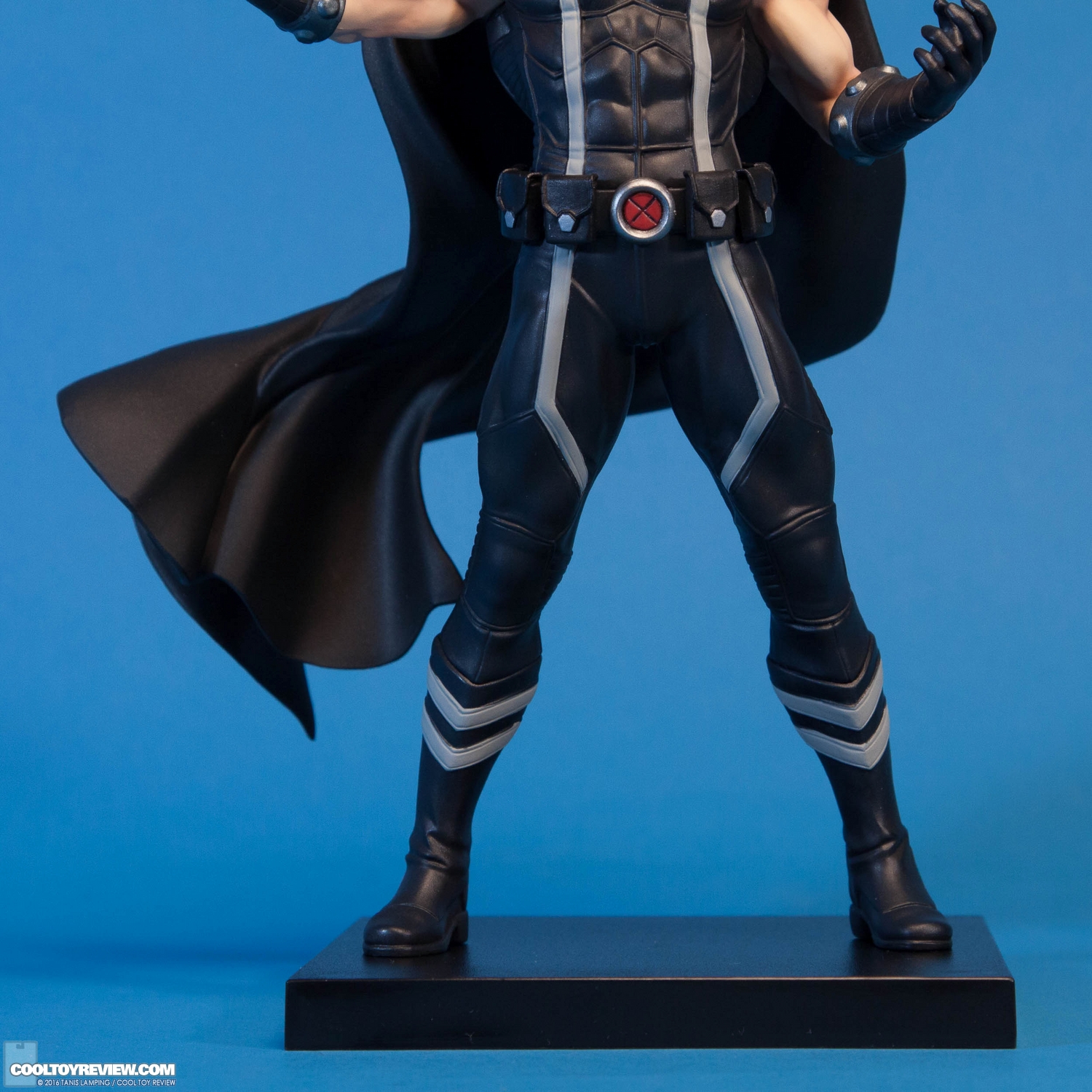 magneto-marvel-now-artfx-plus-statue-kotobukiya-009.jpg