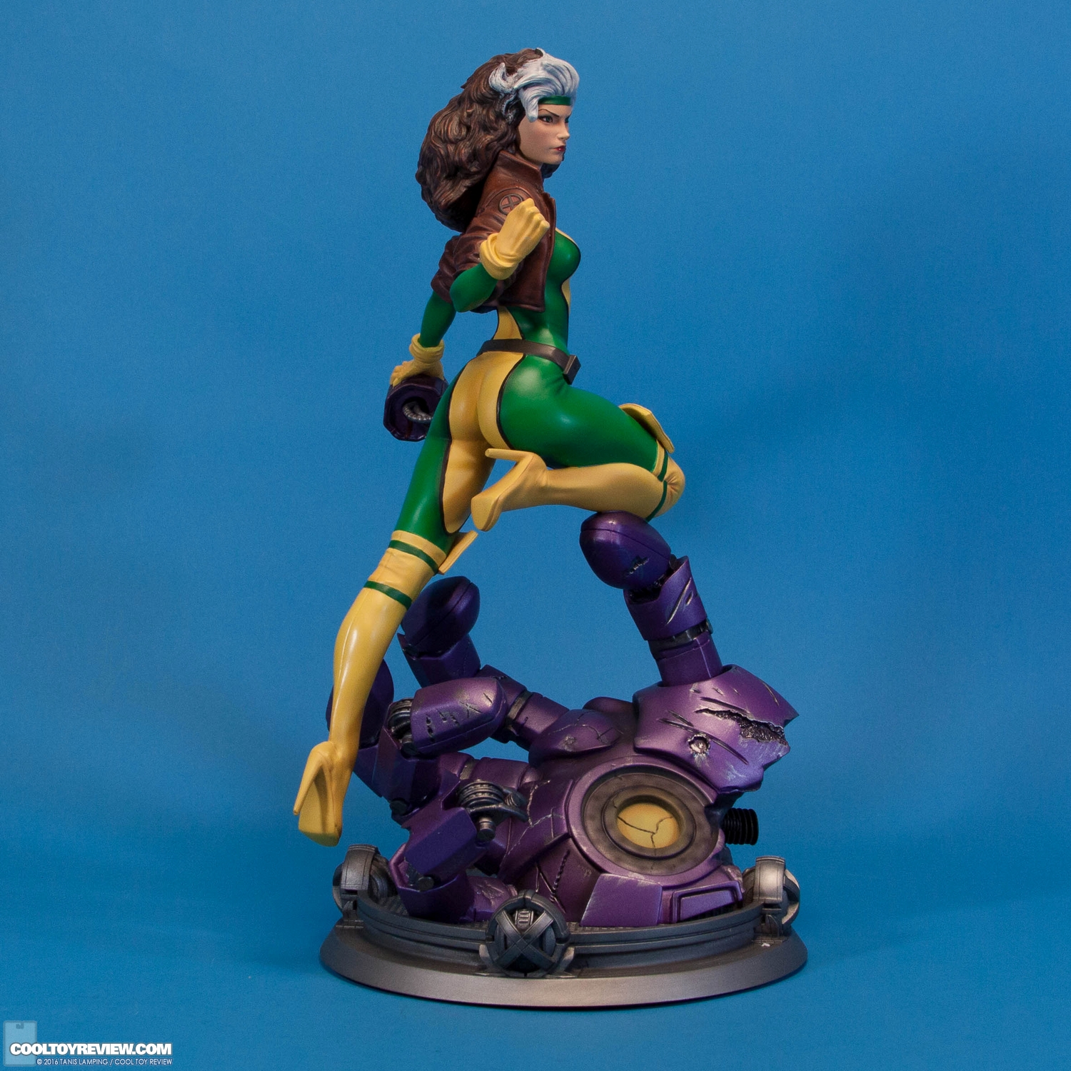 rogue-fine-art-statue-kotobukiya-002.jpg