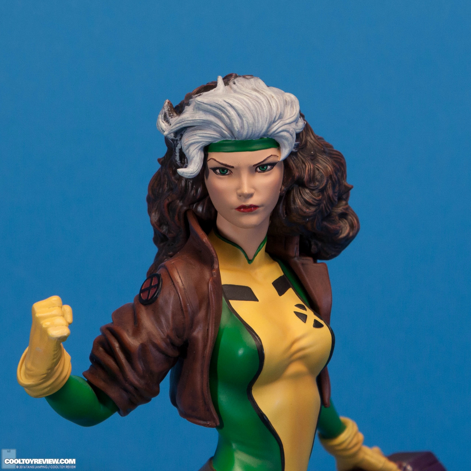 rogue-fine-art-statue-kotobukiya-007.jpg
