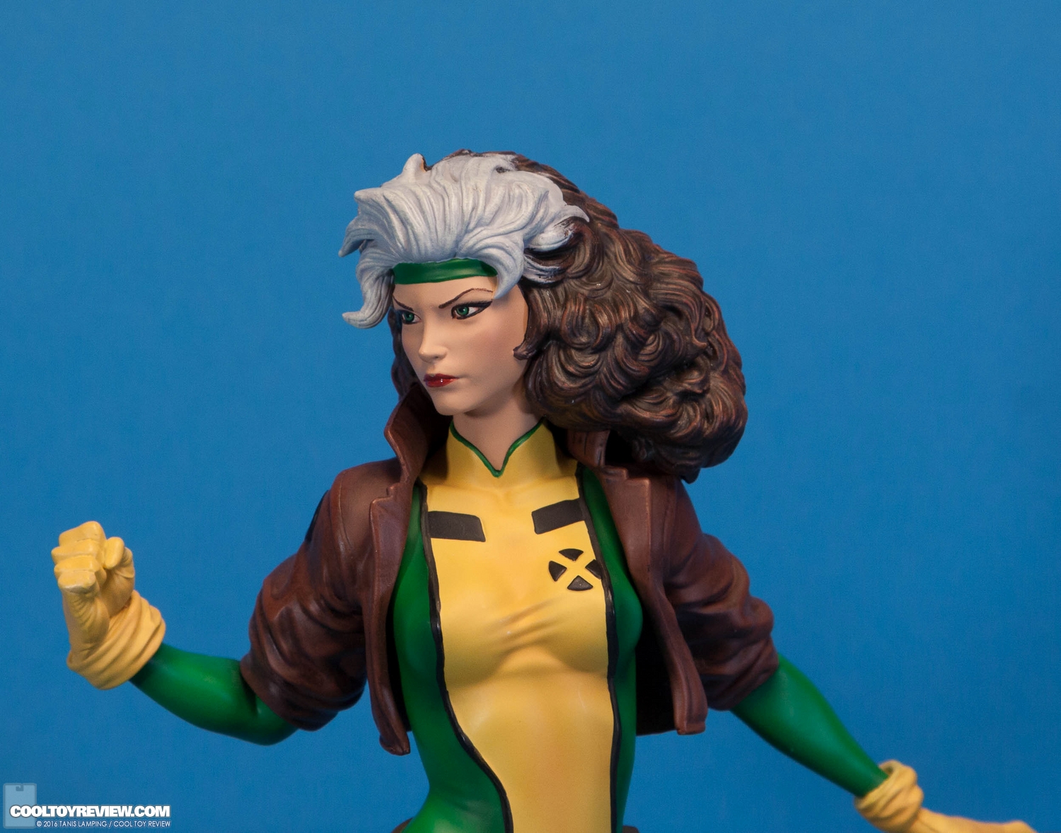rogue-fine-art-statue-kotobukiya-011.jpg