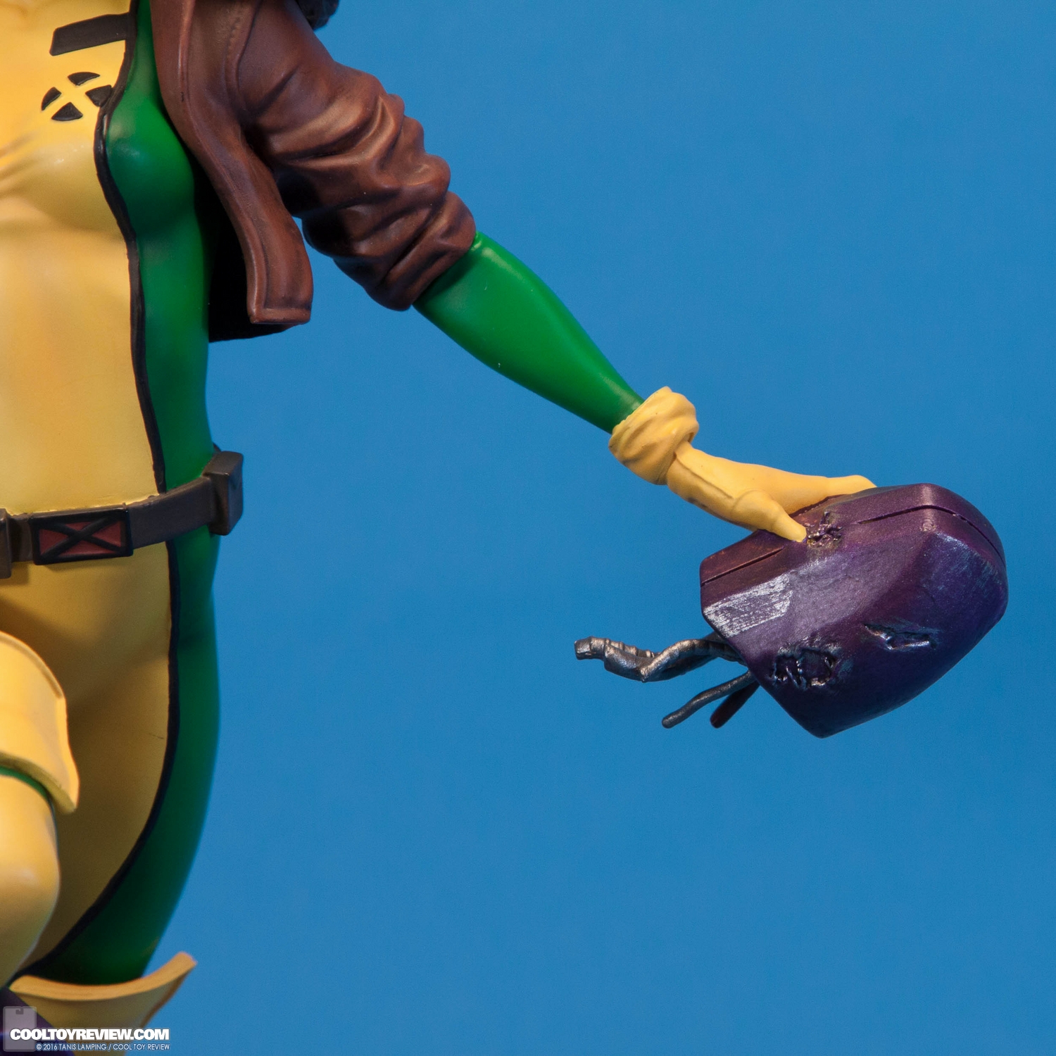rogue-fine-art-statue-kotobukiya-014.jpg