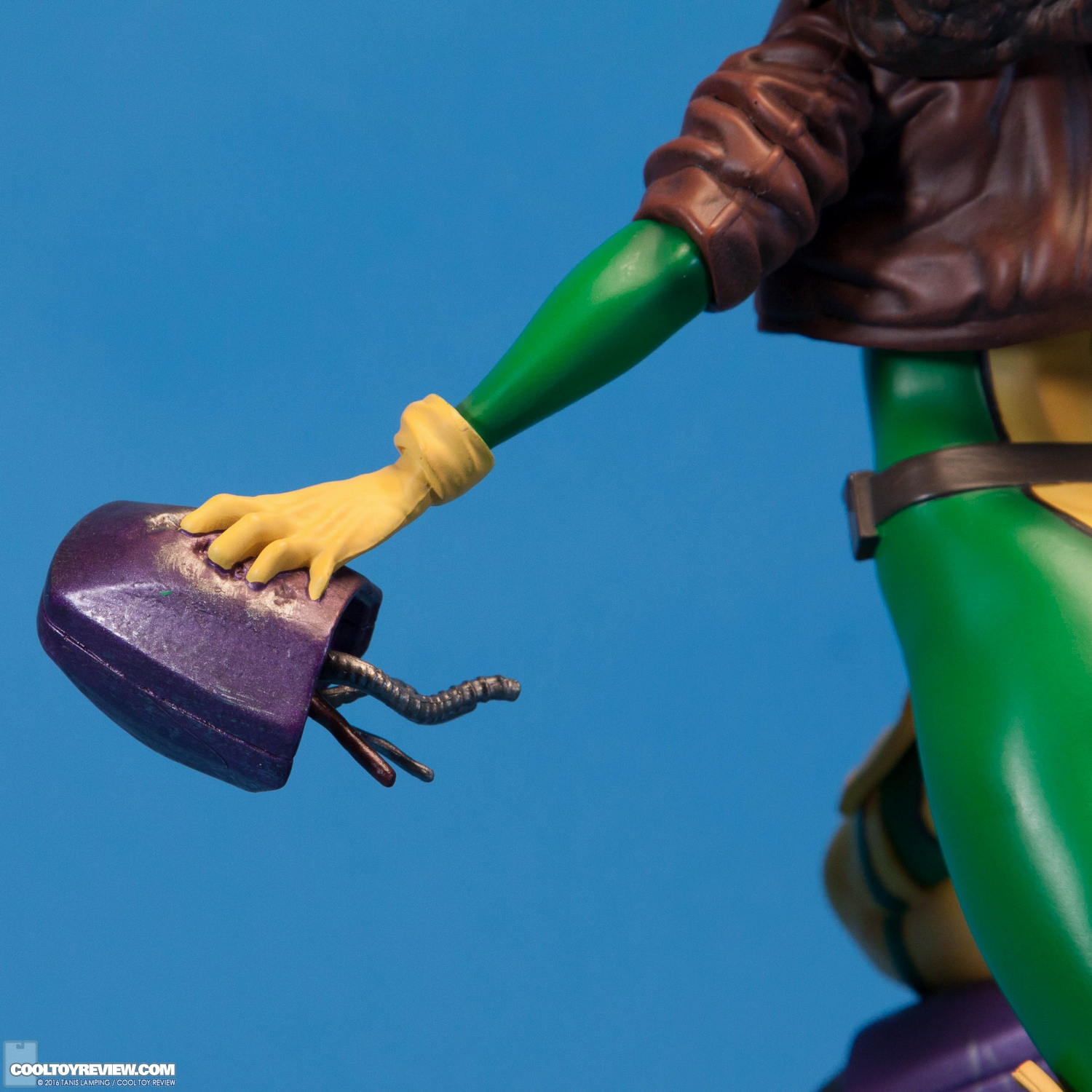 rogue-fine-art-statue-kotobukiya-015.jpg