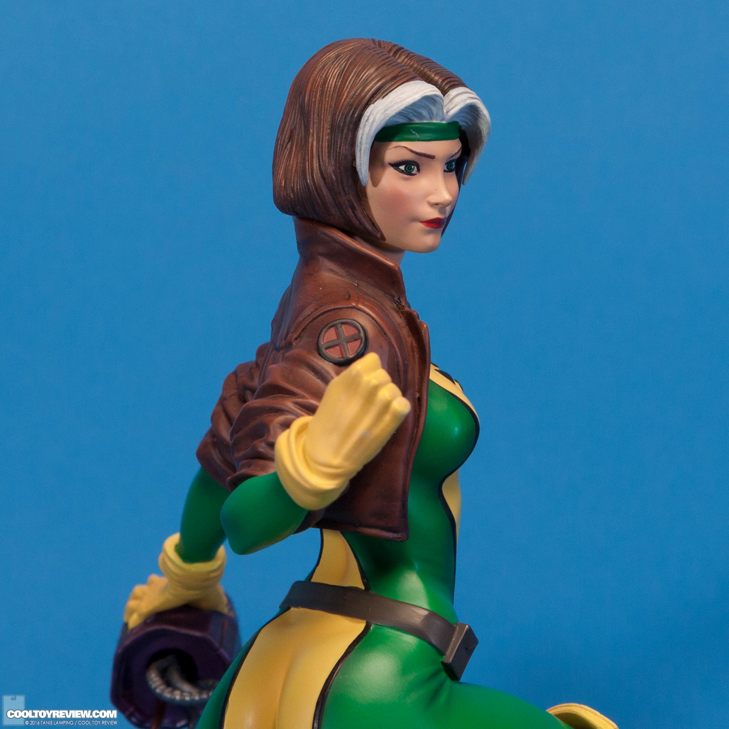 rogue-fine-art-statue-kotobukiya-017.jpg