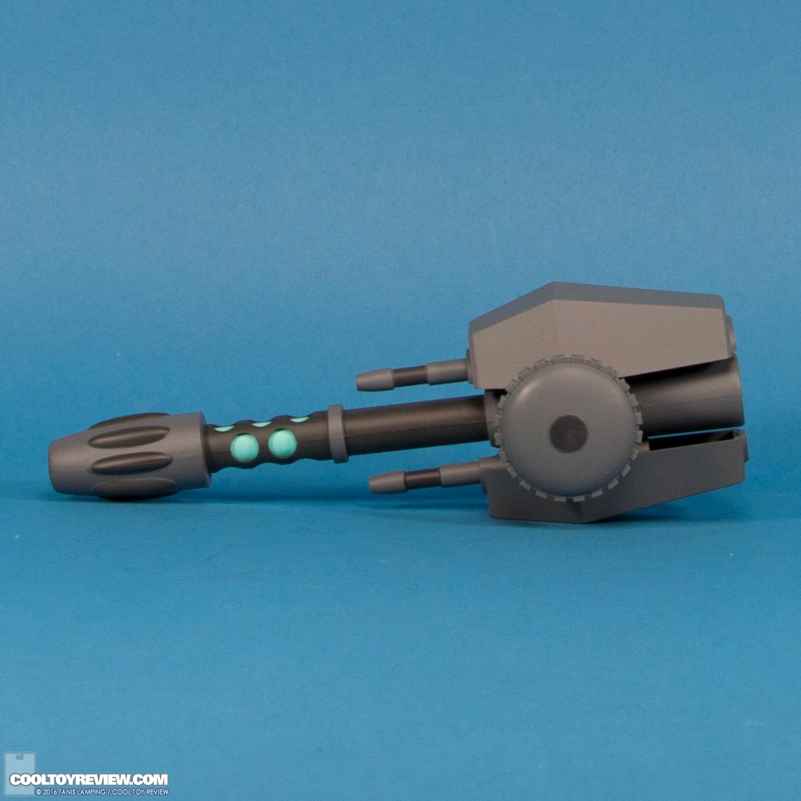 the-iron-giant-deluxe-figure-mondo-010.jpg