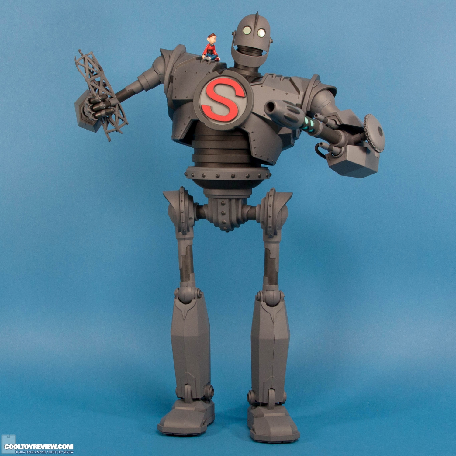 the-iron-giant-deluxe-figure-mondo-027.jpg