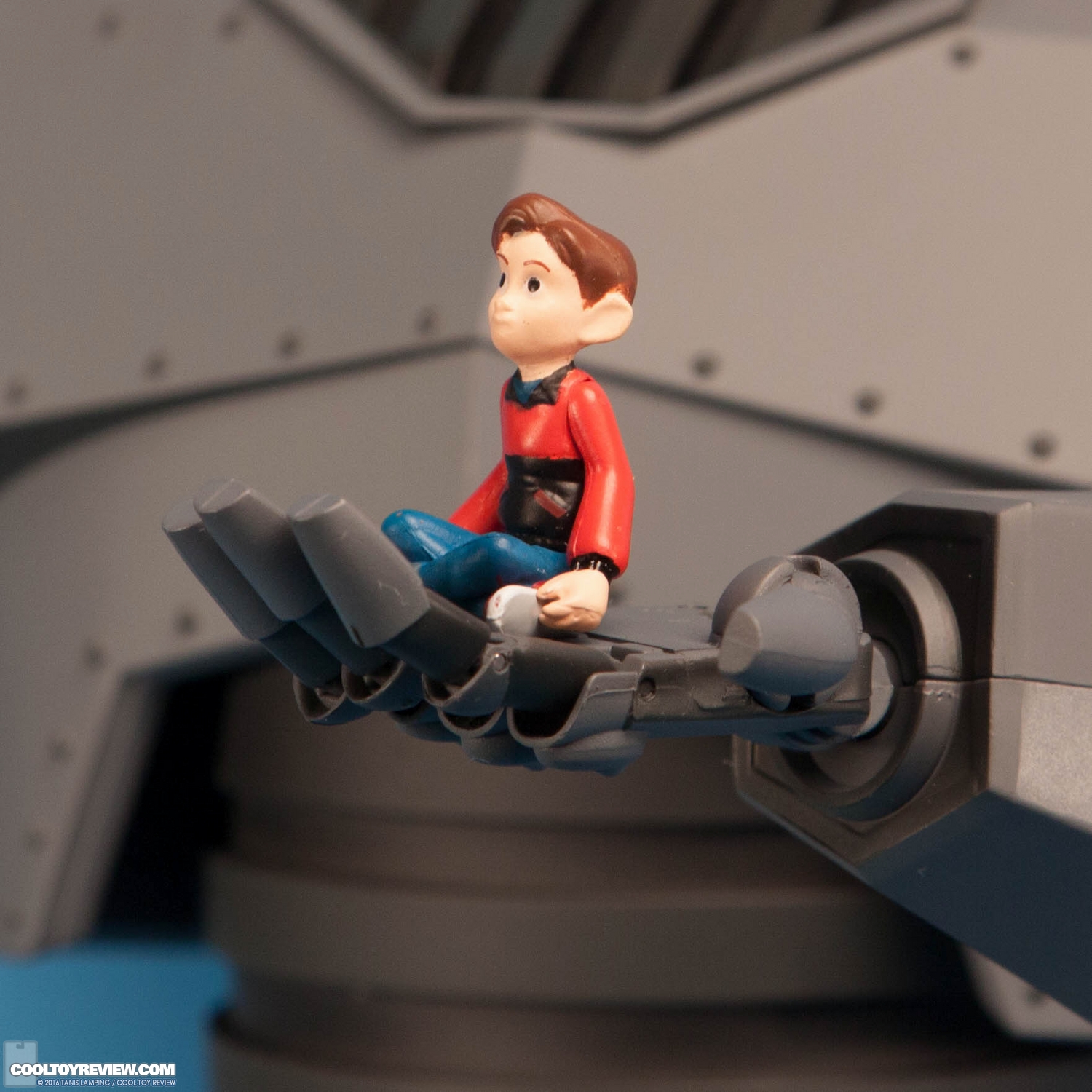 Mondo the iron sales giant deluxe figure