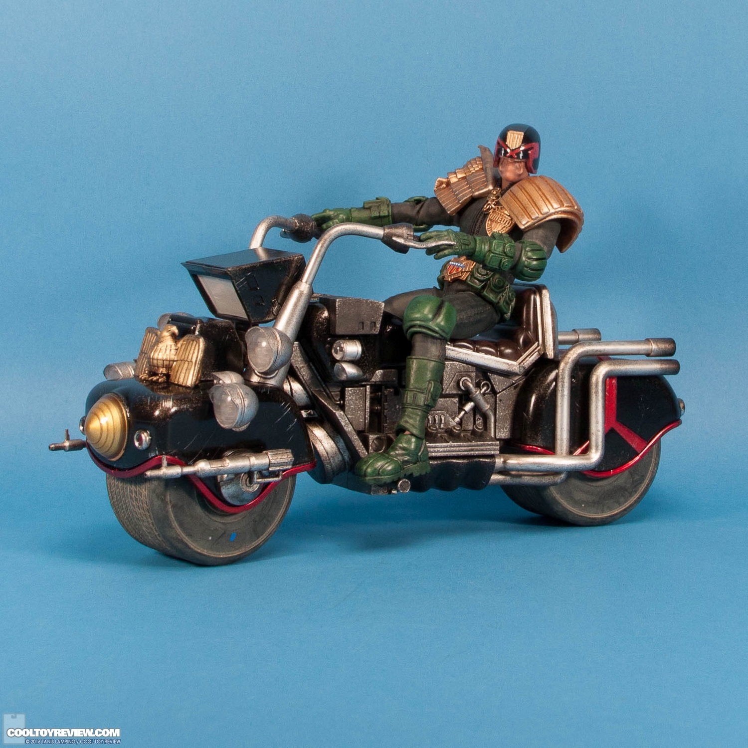 3a-judge-dredd-with-lawmaster-set-one-twelfth-scale-collectible-series-027.jpg